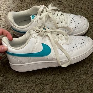 Women’s size 8 nike sneakers